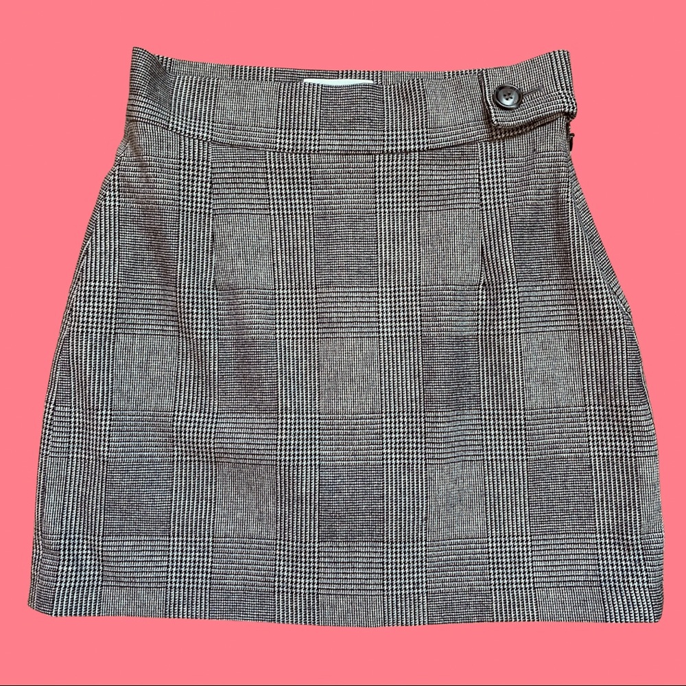 GORGEOUS Rouje Paris Plaid Preppy Mini Skirt w/ Edgey Back Kick Pleat🤩 Size 36